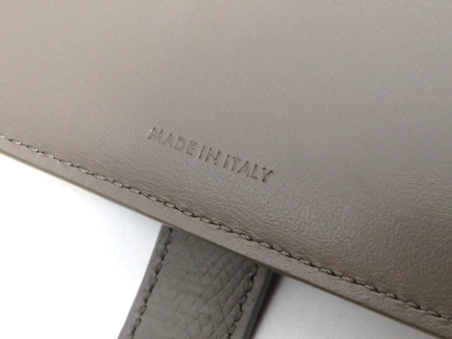 CELINE セリーヌ ミディアムストラップウォレット ぺブル/ミネラル カーフ 10B643BRU.10PI【430】2141300434091