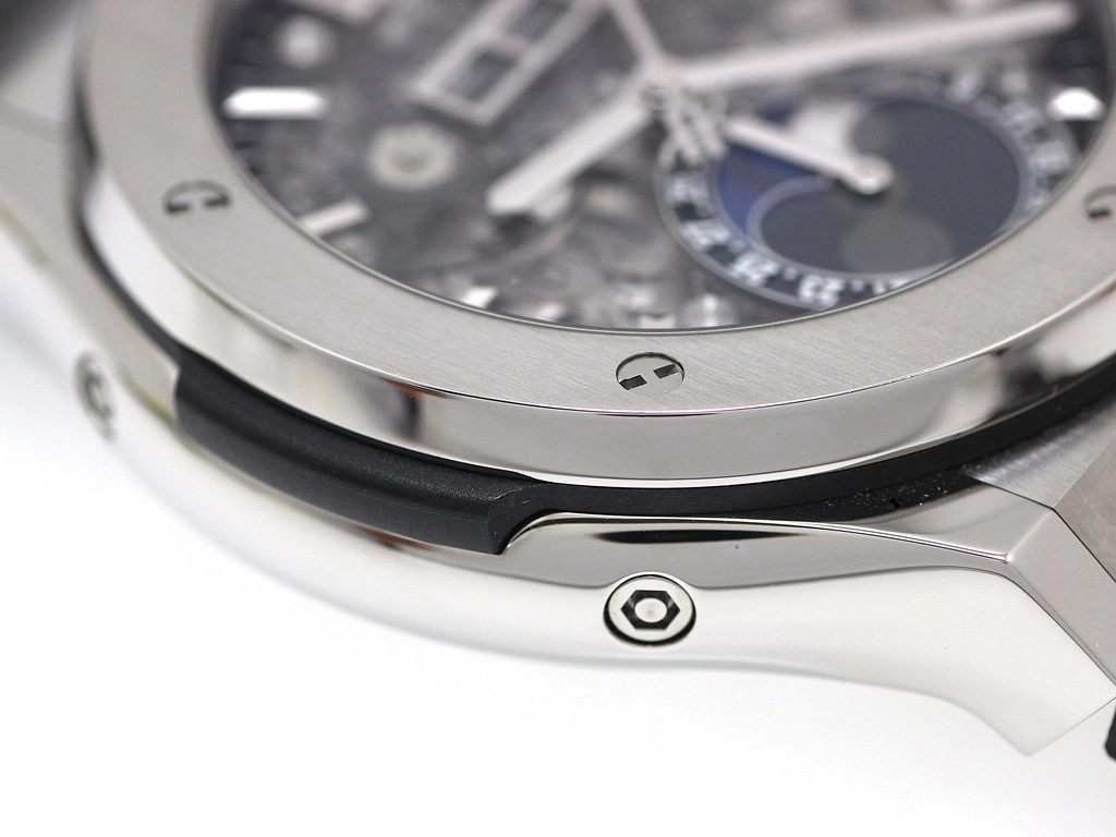 HUBLOT ウブロ 腕時計 2018年正規品 クラシック・フュージョン アエロフュージョン ムーンフェイズ 517.NX.0170.LR チタニウム/ラバー/アリゲーター スケルトン文字盤 自動巻き【472】SJ