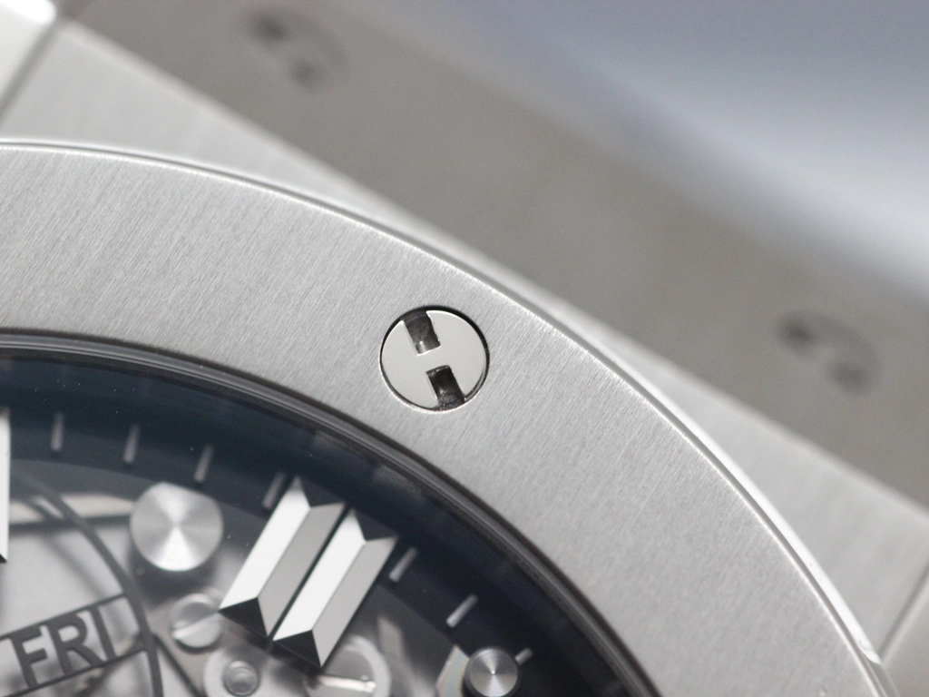 HUBLOT ウブロ 腕時計 2018年正規品 クラシック・フュージョン アエロフュージョン ムーンフェイズ 517.NX.0170.LR チタニウム/ラバー/アリゲーター スケルトン文字盤 自動巻き【472】SJ