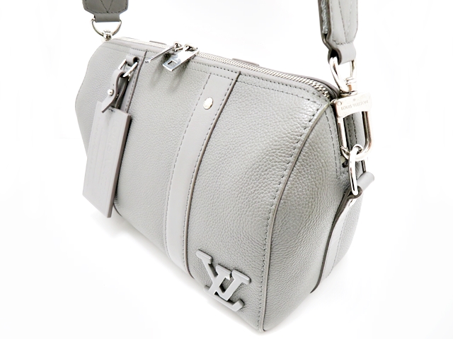 Louis Vuitton キーポル、グレー キーポル・バンドリエール 50 モノグラム・シャドウ｜ルイ・ヴィトン