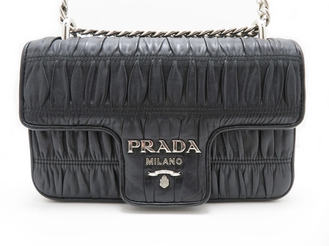 PRADA　プラダ　ギャザー　チェーンショルダー　ブラック　カーフ　2148103818677【437】