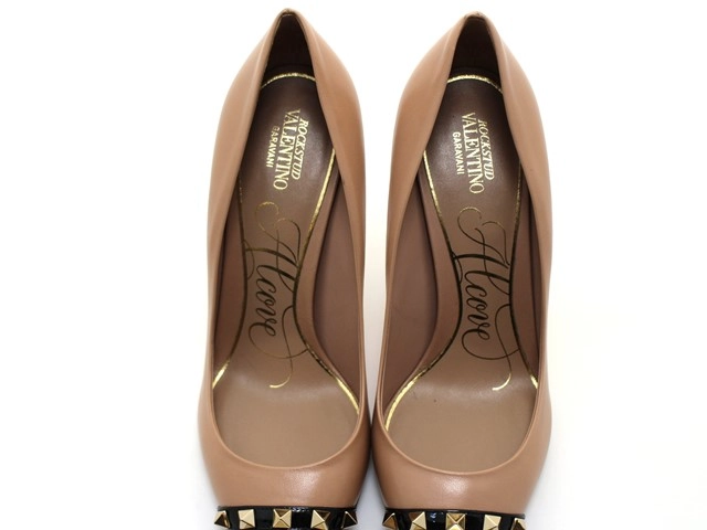 VALENTINO バレンチノ 靴 ロックスタッズパンプス レディース36ハーフ(約23~23.5cm) ベージュ ブラック カーフ WW0S0DF8 (2143000711885) 【200】