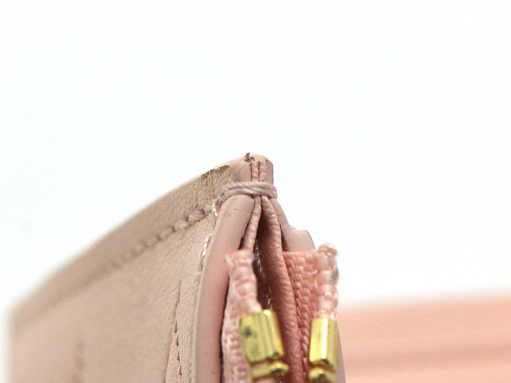 【新品に近い】ルイヴィトン モノグラム ヴィクトリーヌ 三つ折り財布 ローズ LOUIS VUITTON ルイヴィトン 三つ折り財布 ポルトフォイユ