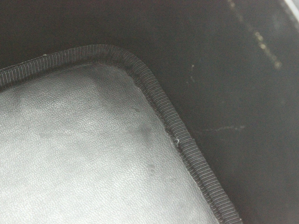 CHANEL シャネル ココマーク縦型バニティ ブラック/ゴールド金具 キャビアスキン A01998【472】YY