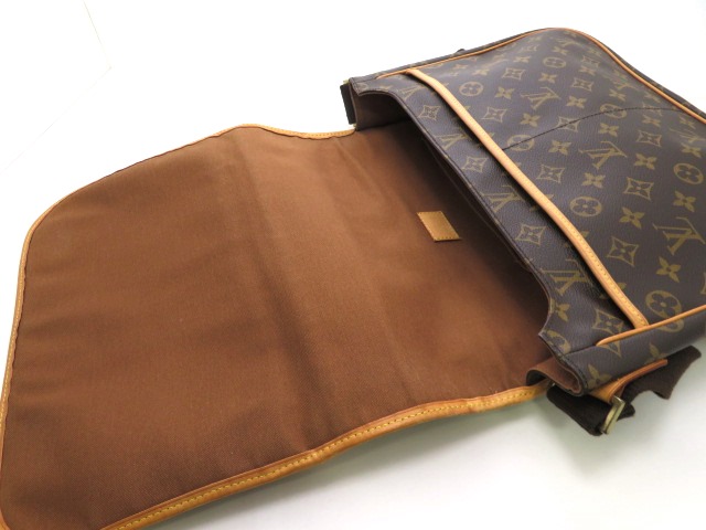LOUIS VUITTON ルイヴィトン メッセンジャー・ボスフォールGM LOUIS VUITTON ルイヴィトン メッセンジャー・ボスフォールGM