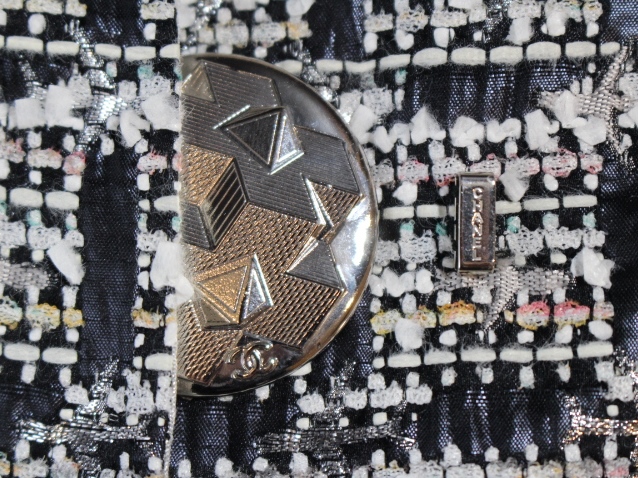 CHANEL ノーカラーツイードジャケット　02P 42 超美品 中古・古着通販】CHANEL (シャネル) ツイードノーカラー