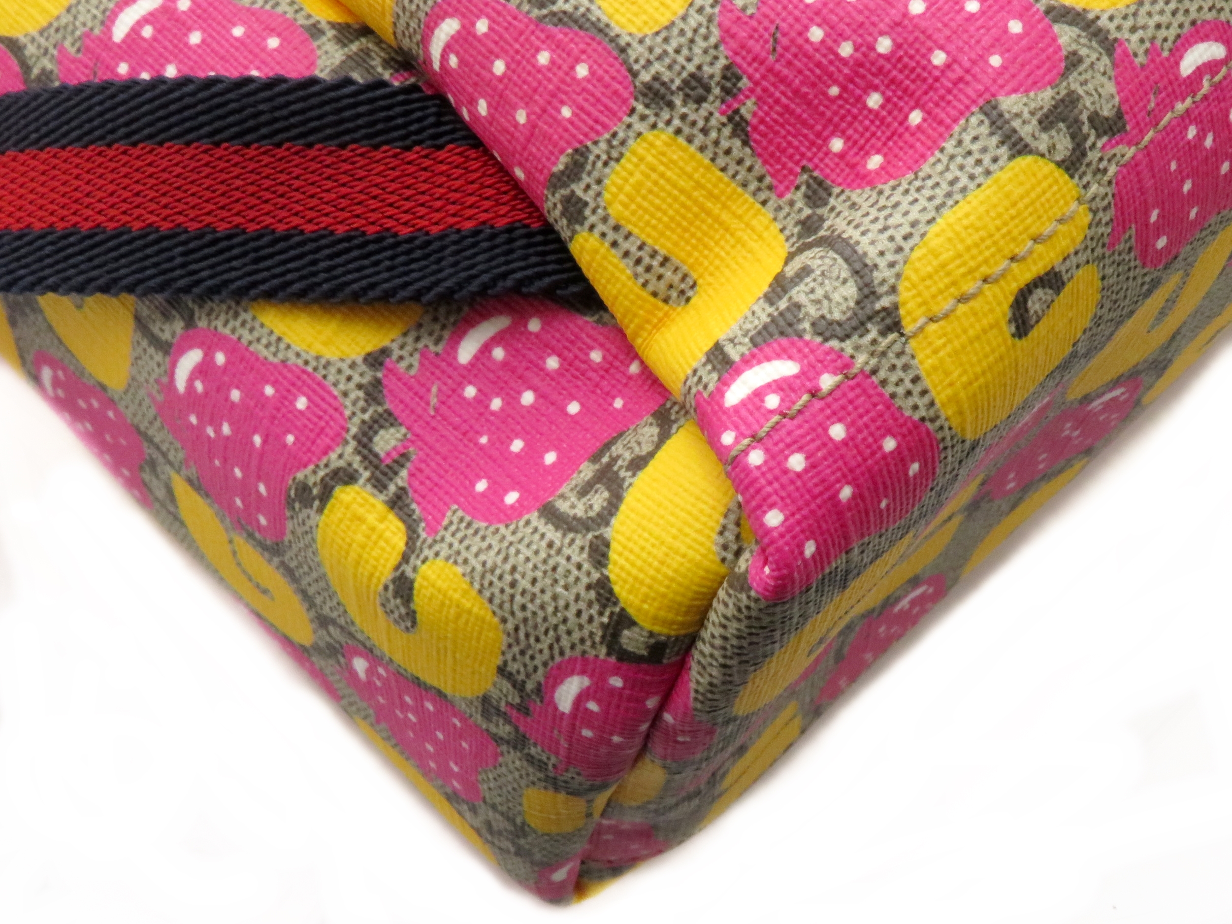 GUCCI グッチ チルドレンズGGスプリーム リュックサック イチゴ