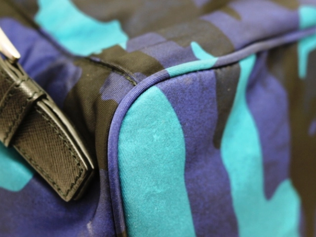 PRADA　プラダ　リュック　カモフラージュ　リュックサック　ネイビー／ブラック　ナイロン／サフィアーノ　BZ0032　2148103817342　【中古】【大黒屋】【472】