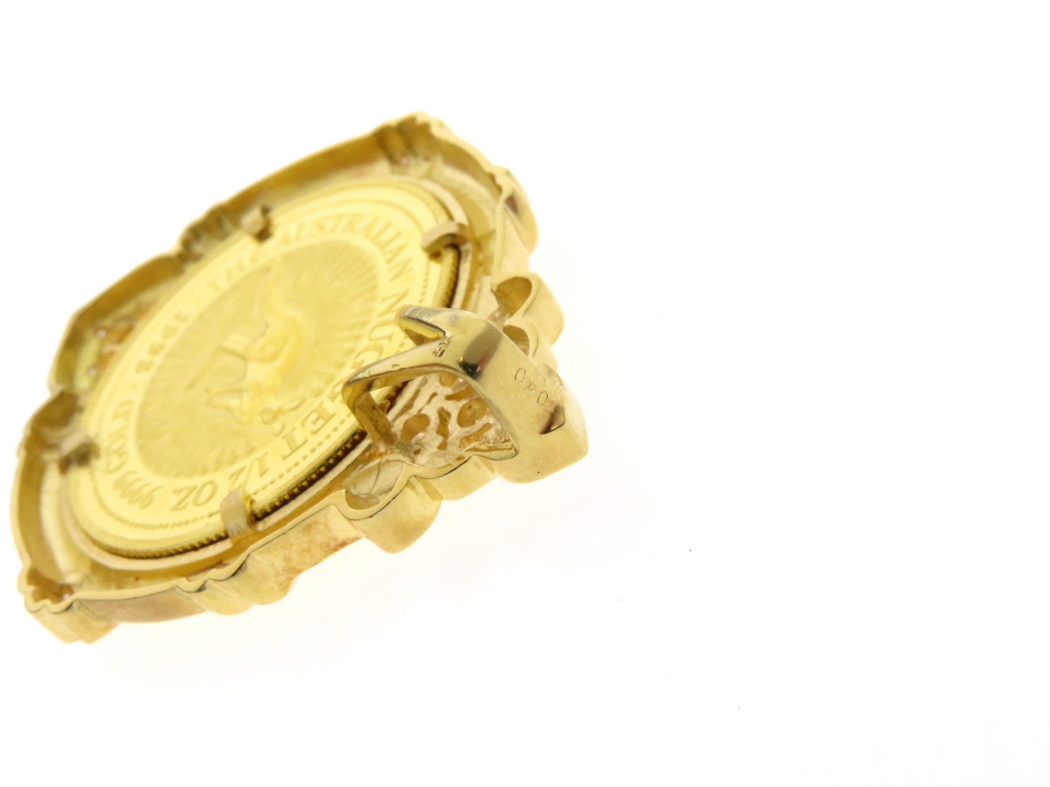 オーストラリア カンガルー カットアウトペンダントトップ 金鍍金仕上 新品 オーストラリア カンガルーコイン カットアウトペンダントトップ