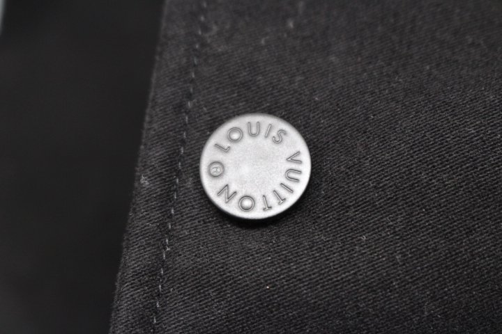 LOUIS VUITTON ルイヴィトン 衣類 フラグメント ロゴワッペン