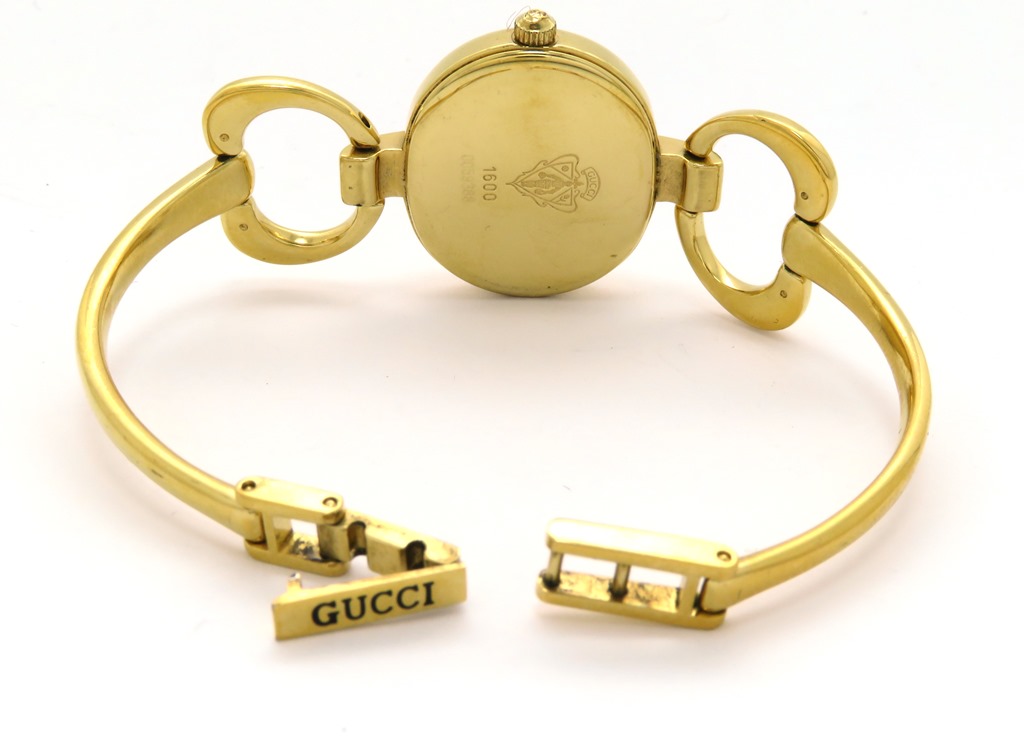 GUCCIグッチ 腕時計 ホワイトシェル 文字盤レディース 1600 GUCCIグッチ 腕時計 ホワイトシェル 文字盤レディース 1600