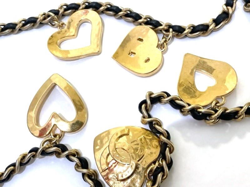 M*i様 CHANEL シャネル ノベルティ ハートチャーム チェーンショルダー CHANEL ショルダーバッグ ハートチャーム ノベルティ - メルカリ