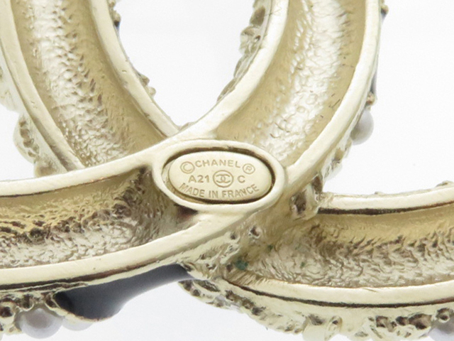 Chanel シャネル アクセサリー ブローチ ココマーク フェイクパール ラインストン メタル Ab5776 B Nb328 430 の購入なら 質 の大黒屋 公式