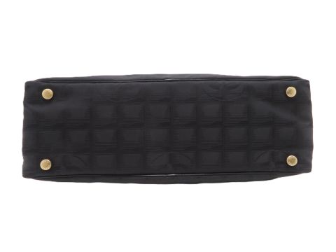 正規品 シャネル ニュートラベルライン ポーチ バッグ 【NY15684】 CHANEL シャネル ニュートラベルライン ラウンドポーチ A17682