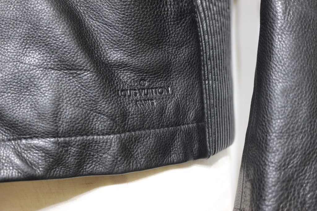 LOUIS VUITTON　ルイヴィトン　衣類　ジップアップレザージャケット　メンズ48　ブラック　RM171Q KB4 HAL52E　2120500250601　【432】