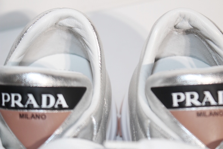 PRADA プラダ スニーカー レディース36 シルバー レザー PRADA プラダ スニーカー レディース36 シルバー レザー