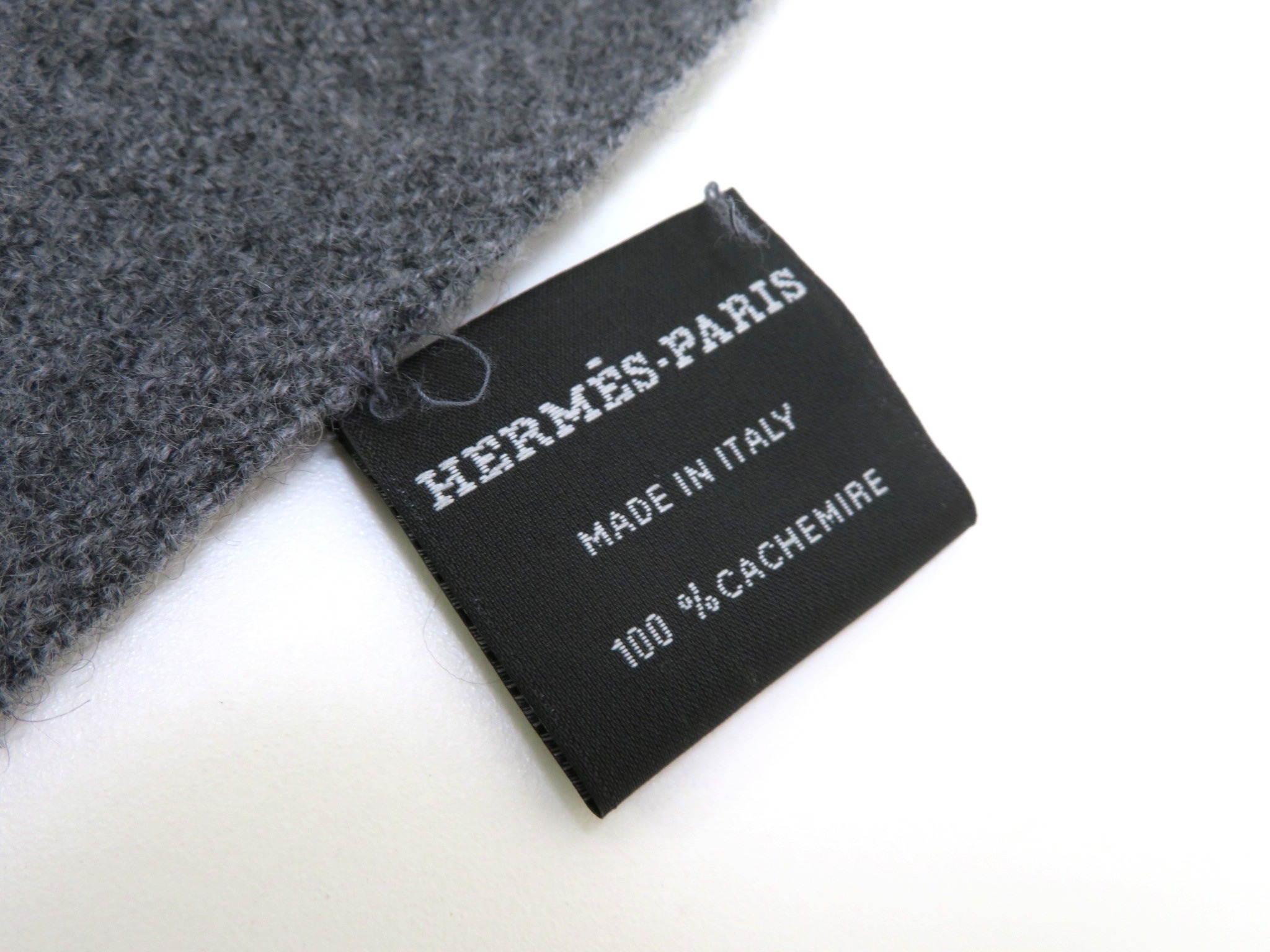 エルメス HERMES 大判ストール グレー カシミヤ100% 【472】 の エルメス HERMES 大判ストール グレー カシミヤ100% 【472】 の