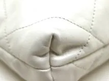 CHANEL　シャネル　ショルダーバッグ　シャネル２２　ミニ　ホワイト／ＧＰ　ゴールド金具　AS3980　2120000324734　【中古】【大黒屋】【200】