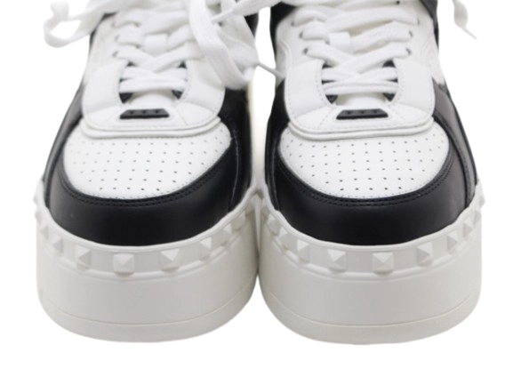 VALENTINO バレンチノ 靴 フリードット ロートップスニーカー レディース36ハーフ(約23.5cm) ホワイト/ブラック 革 4W2S01G5 (2148103861673) 【200】