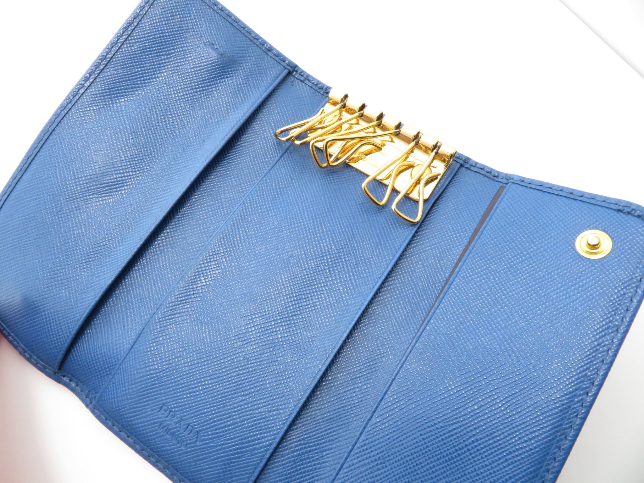 ✨美品✨PRADA プラダ　サフィアーノ　6連キーケース　ライトブルー　ロゴ PRADA プラダ 6連キーケース ブルー サフィアーノ 【460】 の
