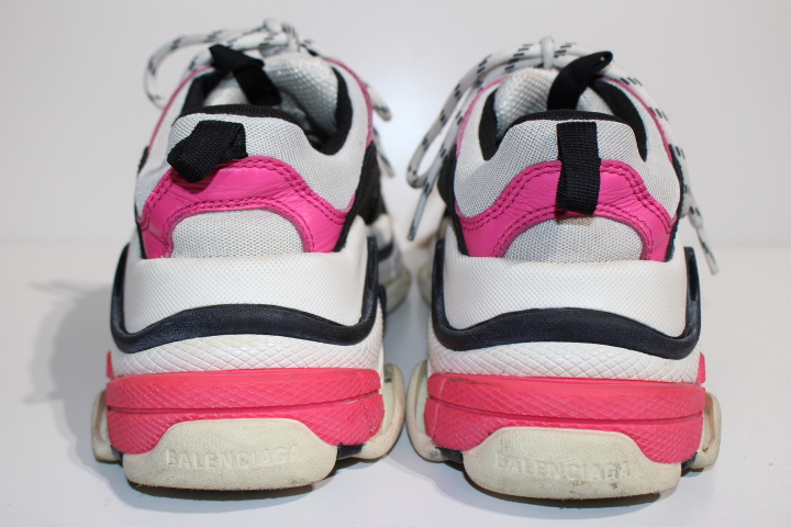 BALENCIAGA バレンシアガ TRIPLE S スニーカー トリプルS 524039