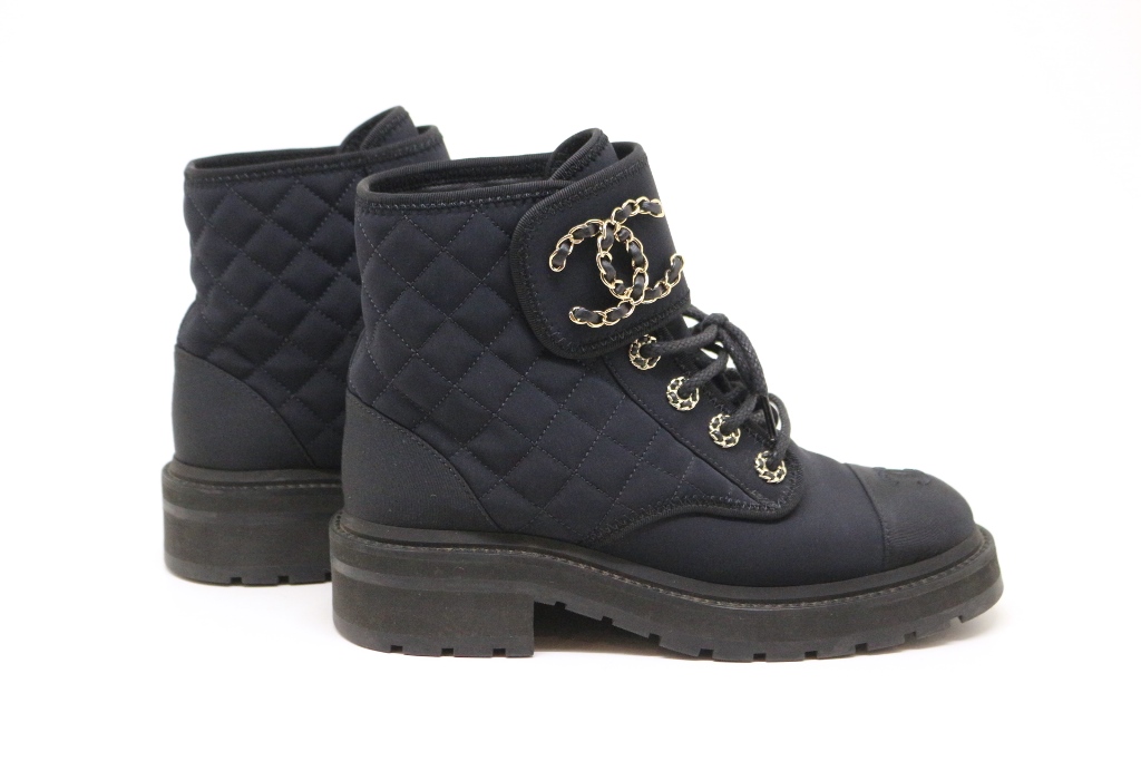 CHANEL マトラッセ ココマーク ブーツ シャネル(CHANEL)シャネル マトラッセ ココマーク ブーツ 靴
