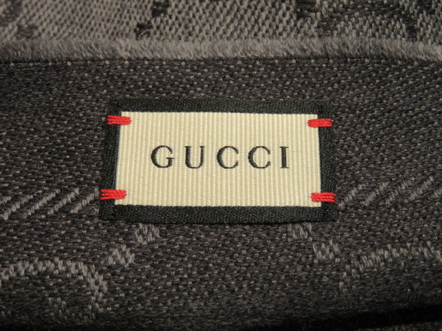 GUCCI グッチ GGパターン ウィンタースカーフ マフラー グレー GUCCI グッチ GGパターン ウィンタースカーフ マフラー グレー