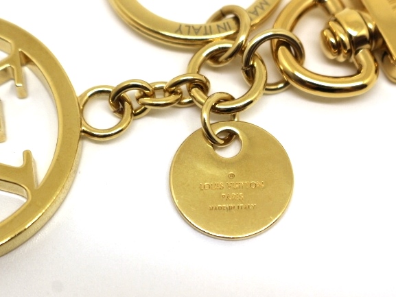 Shop Louis Vuitton MONOGRAM Lv Circle Bag Charm & Key Holder (M68000) by  jupiter2021