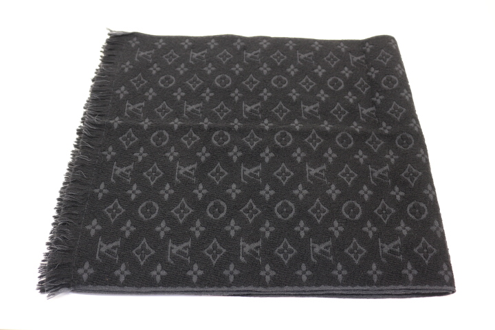 ルイヴィトン　エシャルプマフラー　ブラック IMG_8947_XJs5BQh.JPG