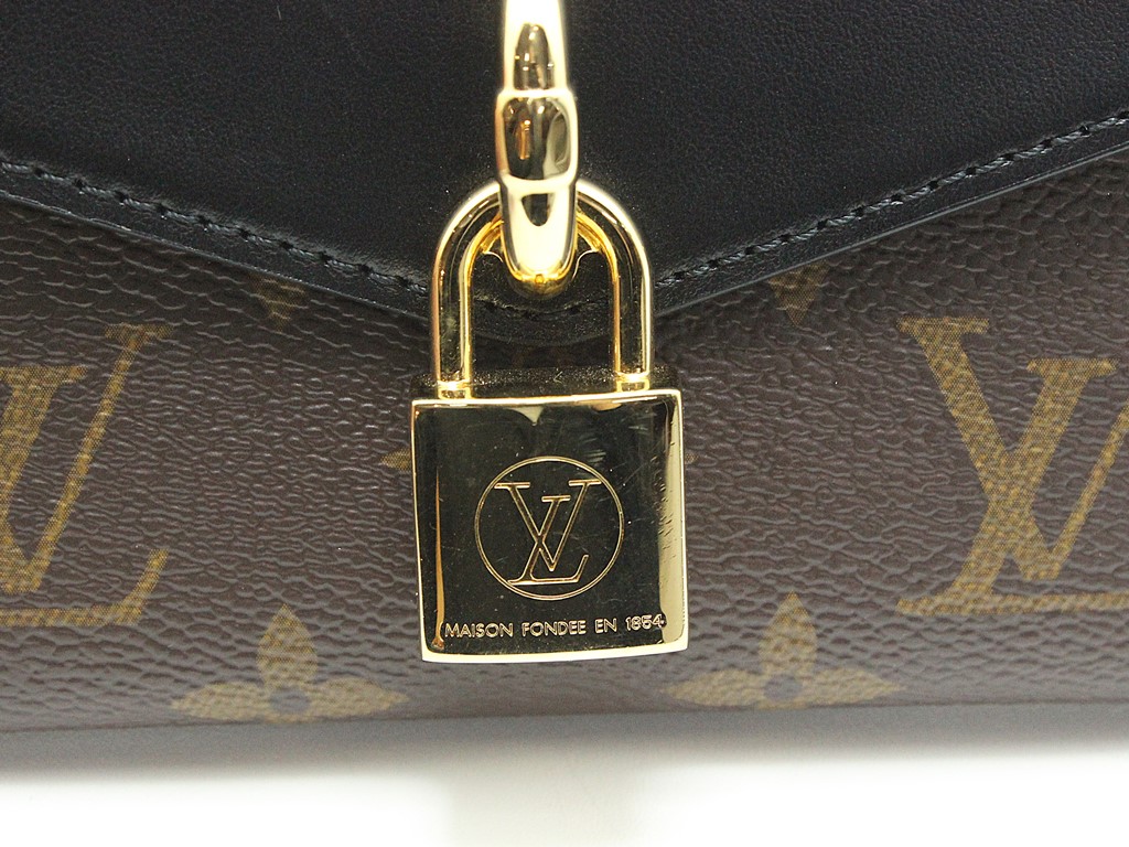 LOUIS VUITTON ルイヴィトン 2wayショルダー パドロック・オン