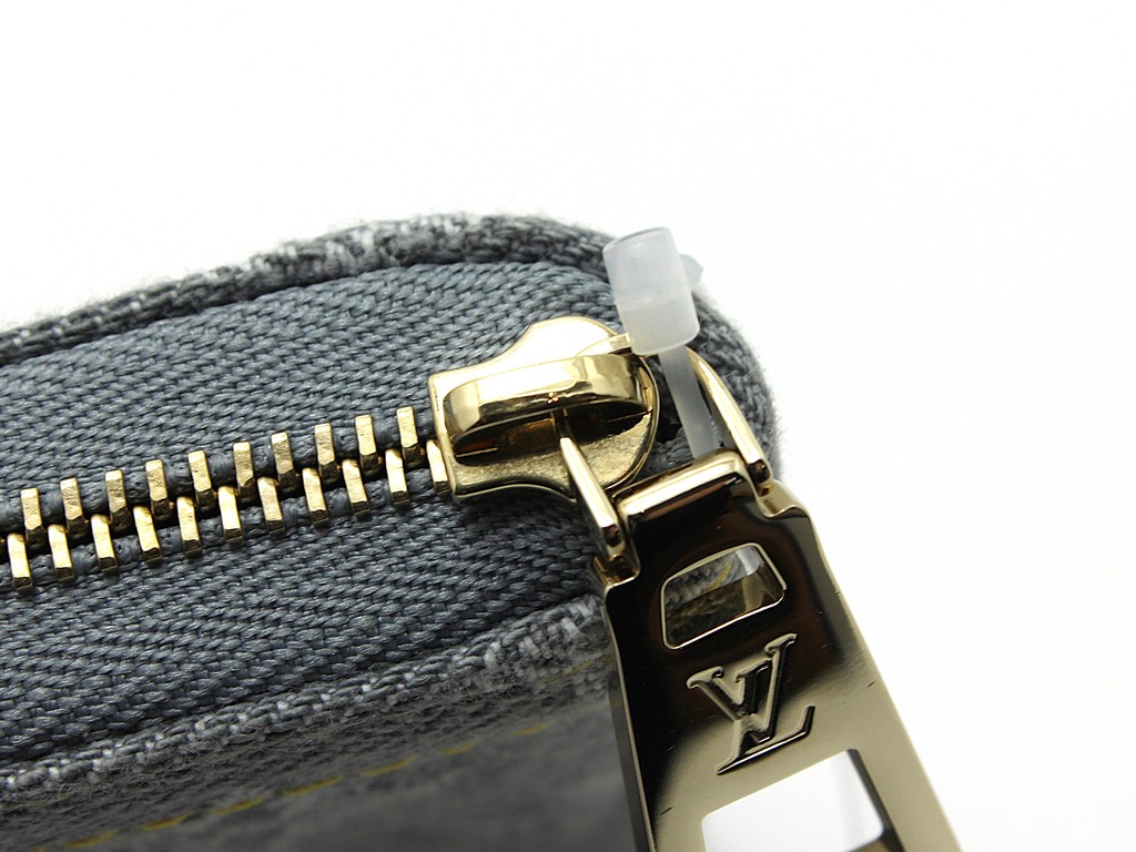 LOUIS VUITTON ルイヴィトン 財布/コインケース ジッピー