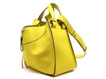 ★手元を明るくするイエロー★【LOEWE】ハンモックバッグ ハンモック コンパクト バニラ イエロー[A538H13X10 8000