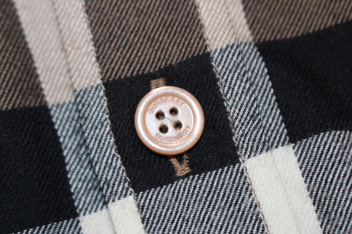 Burberry バーバリー チェックシャツ メンズxs コットン ベージュ オーバーサイズ 0 の購入なら 質 の大黒屋 公式