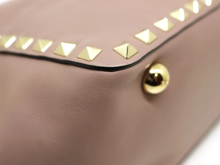 VALENTINO ヴァレンティノ ロックスタッズ　2WAYバッグ ピンクベージュ レザー 2148103688485【471】