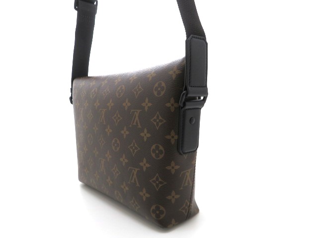 LOUIS VUITTON ルイヴィトン マグネティック・メッセンジャー