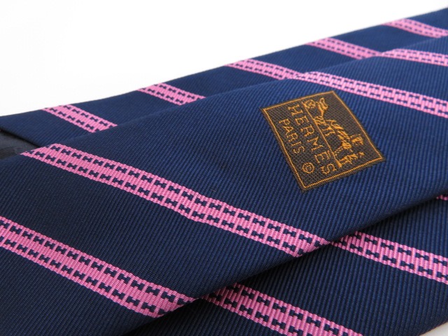 ★エルメス　HERMES ネクタイ　チェック　現行タグ　ピンク　ネイビー ☆エルメス HERMES ネクタイ チェック 現行タグ ピンク ネイビー