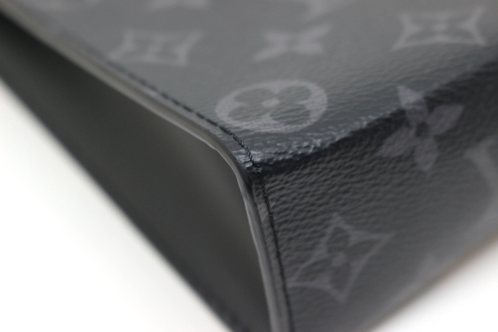 LOUIS VUITTON ルイヴィトン バッグ ポシェット・ヴォワヤージュMM モノグラム・エクリプス M61692 2147400203223 【200】 LOUIS VUITTON ルイヴィトン バッグ ポシェット・ヴォワヤージュMM モノグラム・エクリプス M61692 2147400203223 【200】