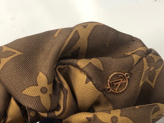 ✨美品✨　ルイヴィトン　クロップドパンツ　シェルボタン　ロゴ刻印　ブラウン LOUIS VUITTON ルイヴィトン シュシュ・セット モノグラム