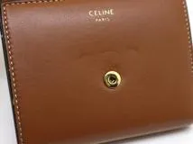 CELINE　セリーヌ　財布　トリオンフ　スモール　フラップウォレット　タン　シャイニーラムスキン　10D783BZG.04LU　2120000318719　【中古】【大黒屋】【200】