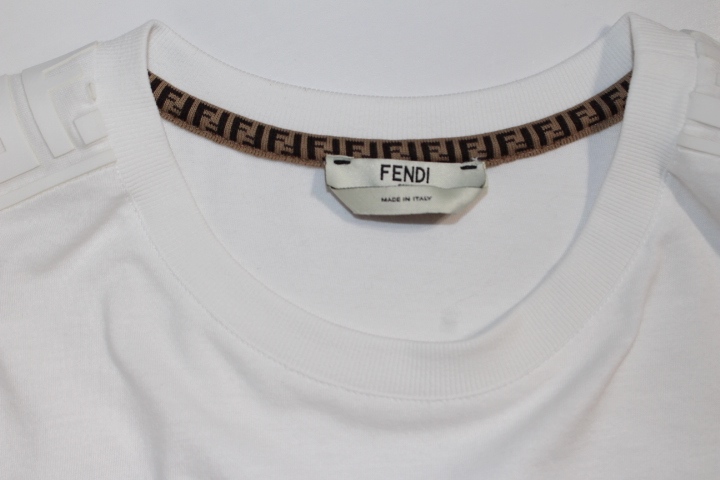 FENDI　フェンディ　トップス　Tシャツ　半袖　レディースS　ホワイト　FFロゴ　コットン　2019年　（2148103253010）【200】