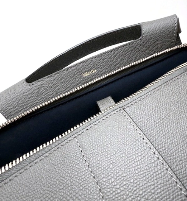 Valextra　ヴァレクストラ　バックパック　V-Line Backpack/Vラインバックパック　カーフ　セメントグレー　MBVL0041010LRL99GM　【472】AH