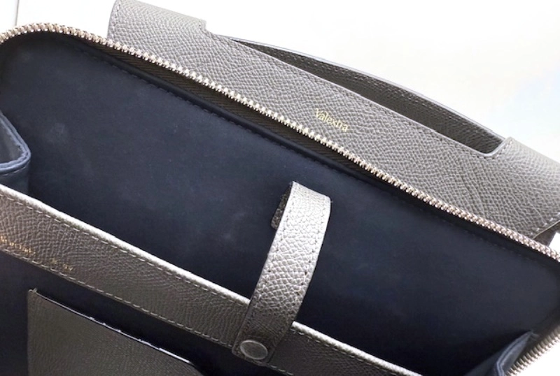 Valextra　ヴァレクストラ　バックパック　V-Line Backpack/Vラインバックパック　カーフ　セメントグレー　MBVL0041010LRL99GM　【472】AH