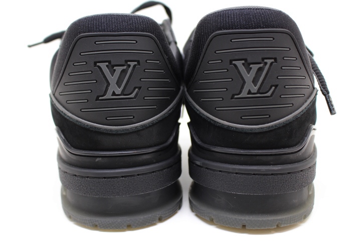LOUIS VUITTON ルイヴィトン 靴 スニーカー メンズ7ハーフ LOUIS VUITTON ルイヴィトン 靴 スニーカー メンズ7ハーフ