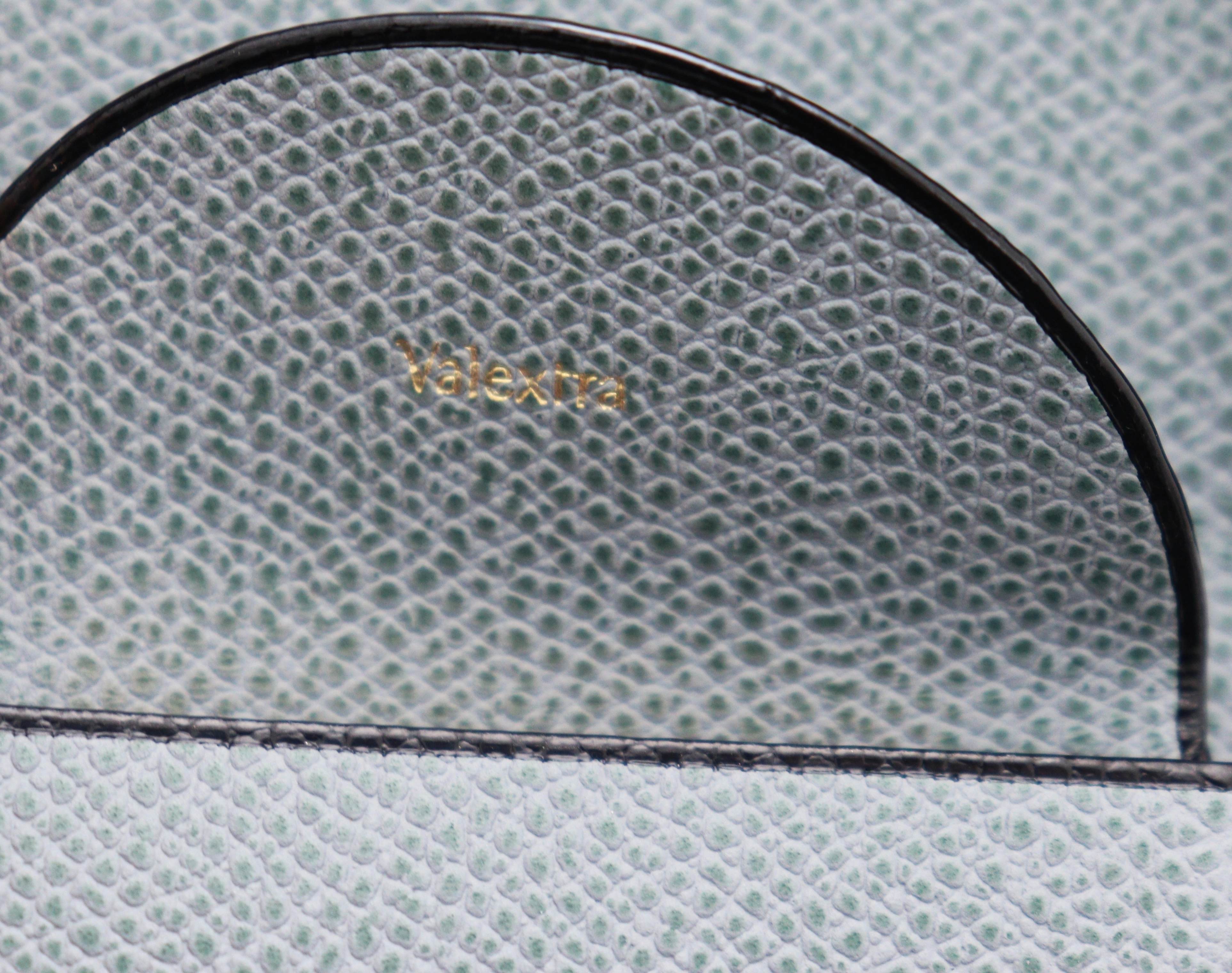 Valextra　ヴァレクストラ　馬蹄型コインケース パウダーブルー カーフ　【471】　Ｙ