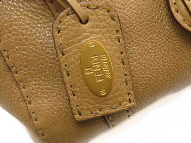 FENDI フェンディ セレリアミニリンダ ベージュ レザー 8BR486 FENDI フェンディ セレリアミニリンダ ベージュ レザー 8BR486