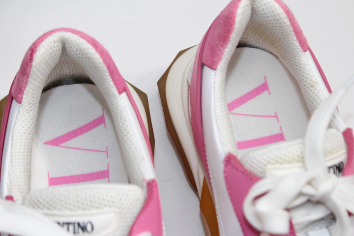 【良品】ヴァレンティノ スタッズ スニーカー ホワイト ピンク 37 23.5 ヴァレンティノ VALENTINO スニーカー 靴 レディース シューズ