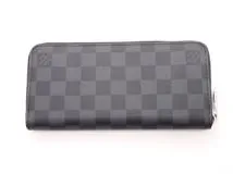 LOUIS VUITTON ルイ・ヴィトン ジッピーウォレット