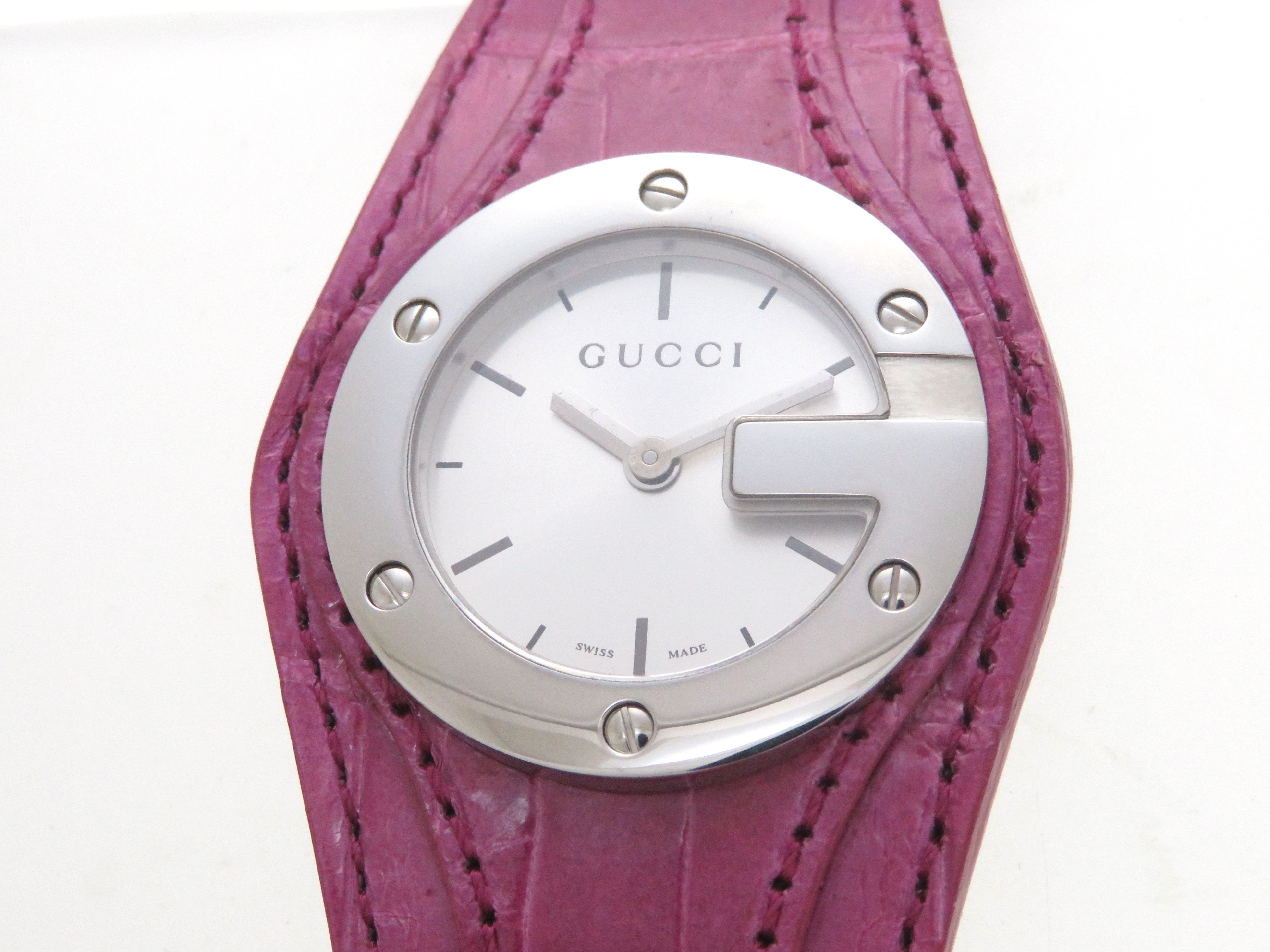 ほぼ新品】グッチ GUCCI QZ 104 Gバンデュー ラウンド 6Pダイヤ
