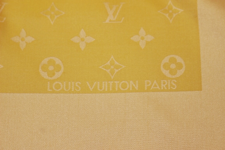 LOUIS VUITTON ルイヴィトン エシャルプ・カプリ モノグラム イエロー シルク スカーフ ストール 2120500085876 ​【200】