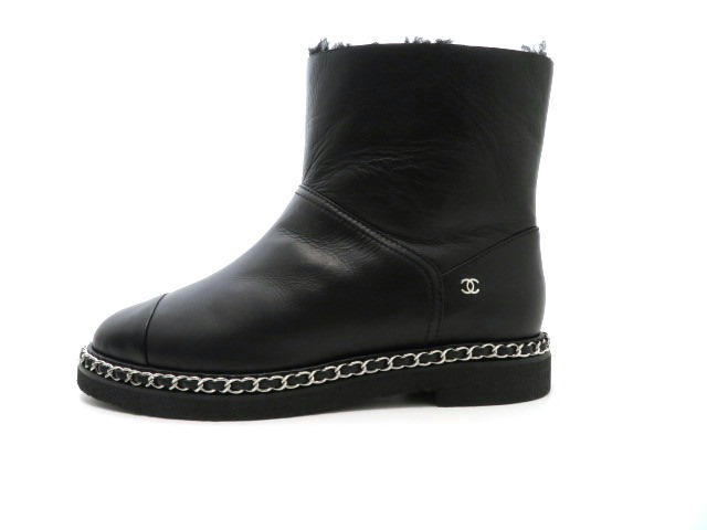 お値下げしました！！CHANEL ブラック ムートンブーツサイズ39 中古・古着通販】CHANEL (シャネル) バイカラー ムートンブーツ